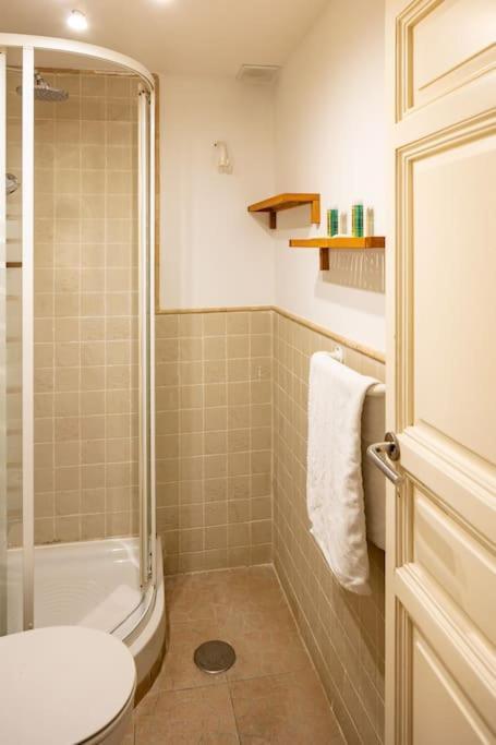 Beautiful Apartment In Malasana For 3 Pax - Ferrer Madrid Eksteriør bilde